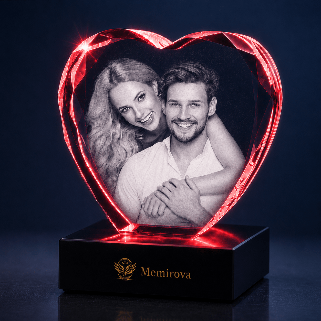 Memirova red faceted heart crystal with smiling couple portrait
