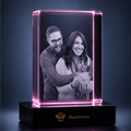 Memirova personalized Valentine portrait crystal with smiling couple