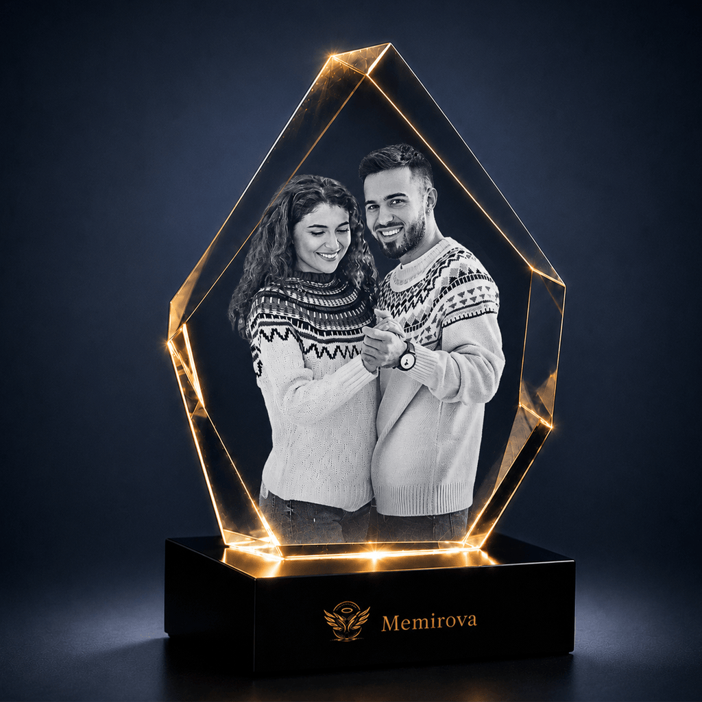 Memirova gold-lit prestige Valentine crystal with dancing couple